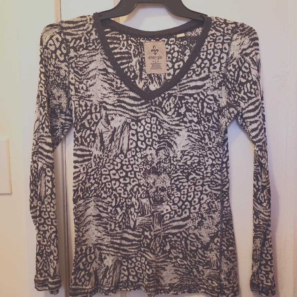 Long sleeve thin thermal top.